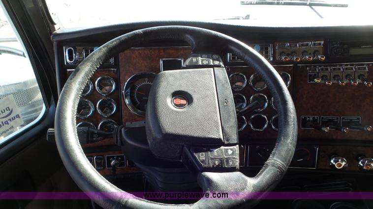 image for item K6951 2005 Kenworth W900L semi truck