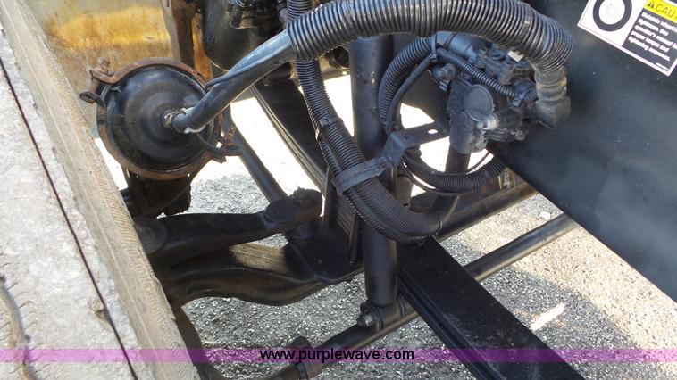 image for item K6951 2005 Kenworth W900L semi truck