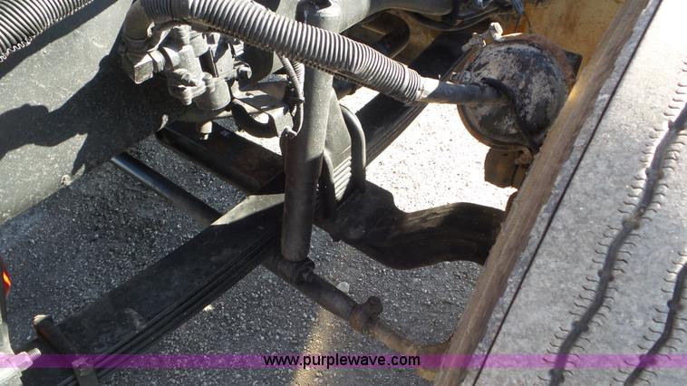 image for item K6951 2005 Kenworth W900L semi truck