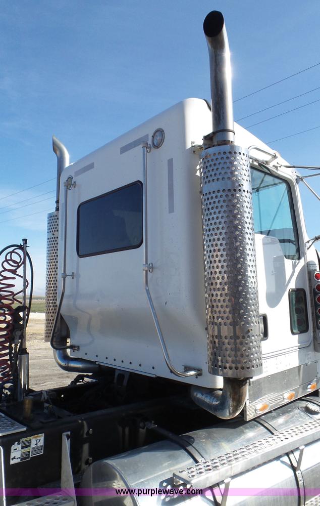 image for item K6951 2005 Kenworth W900L semi truck