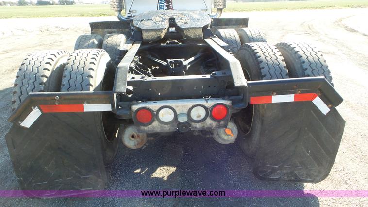 image for item K6951 2005 Kenworth W900L semi truck