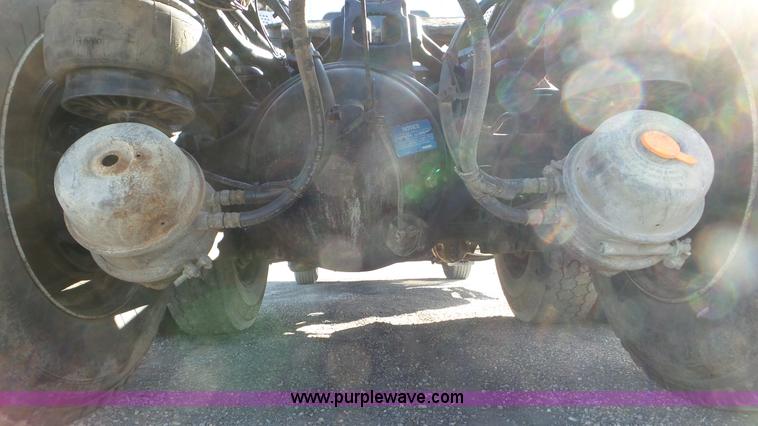 image for item K6951 2005 Kenworth W900L semi truck