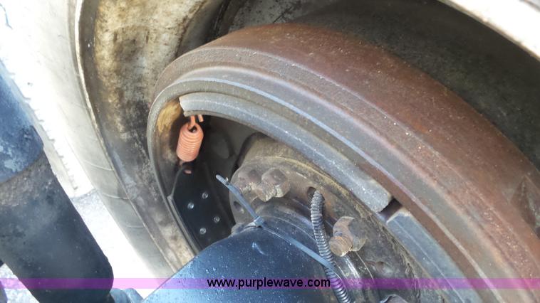 image for item K6951 2005 Kenworth W900L semi truck