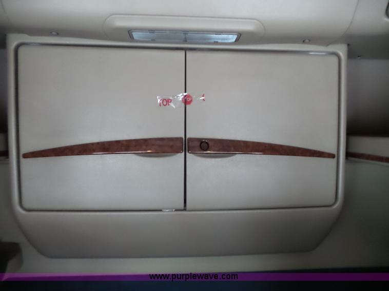 image for item L3663 2007 International 9400i semi truck