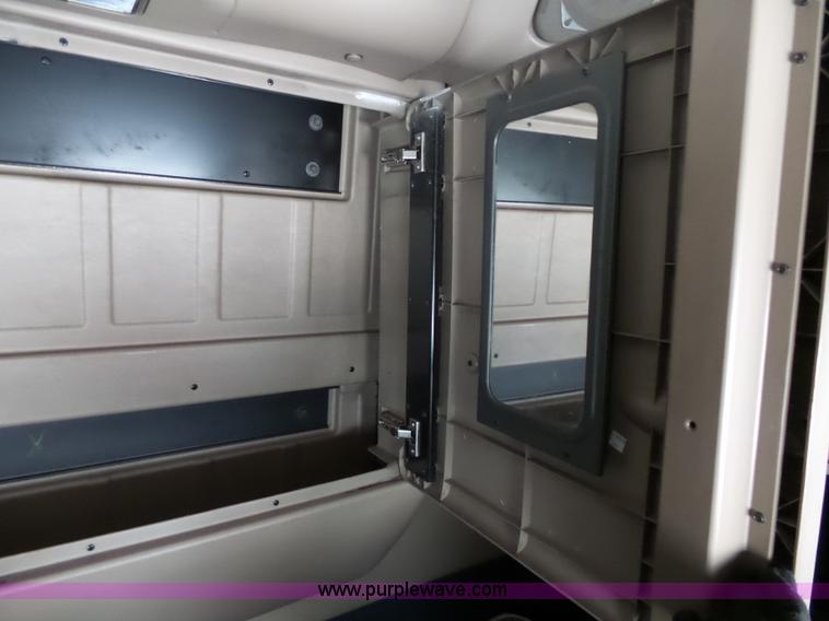 image for item L3663 2007 International 9400i semi truck