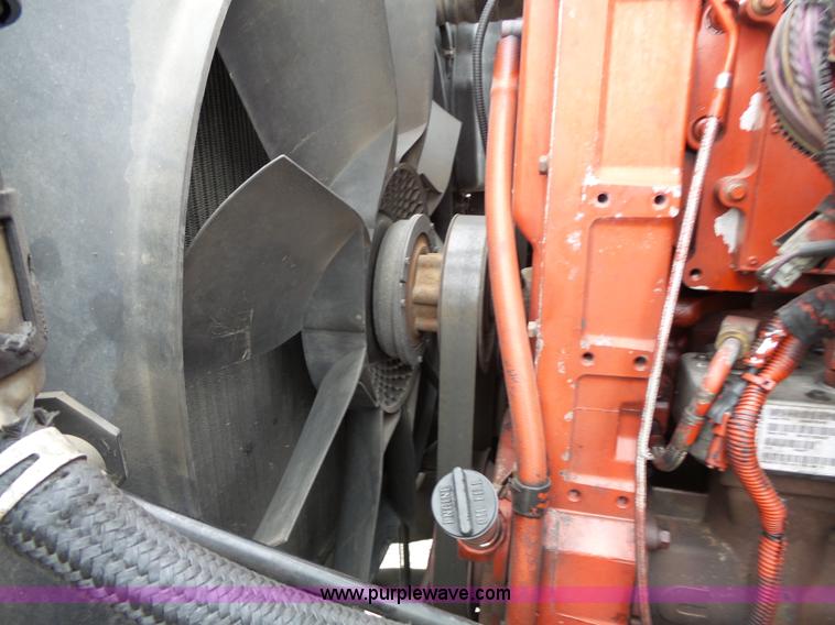 image for item L3663 2007 International 9400i semi truck