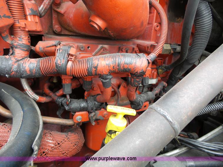 image for item L3663 2007 International 9400i semi truck