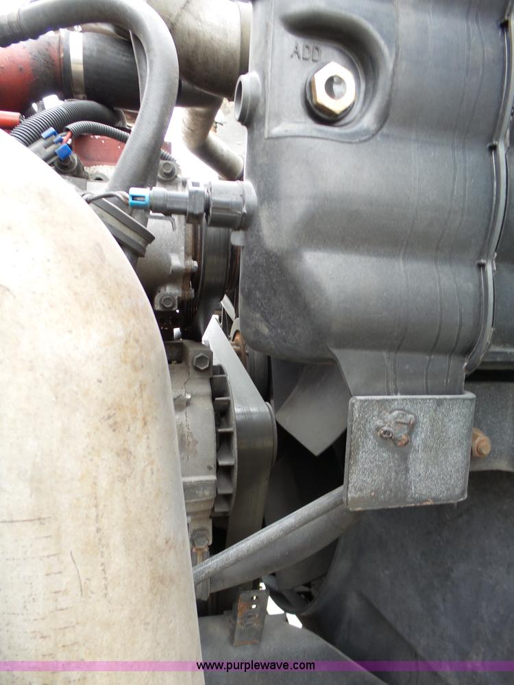 image for item L3663 2007 International 9400i semi truck