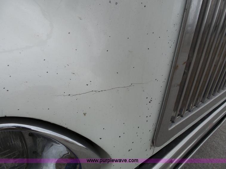 image for item L3663 2007 International 9400i semi truck