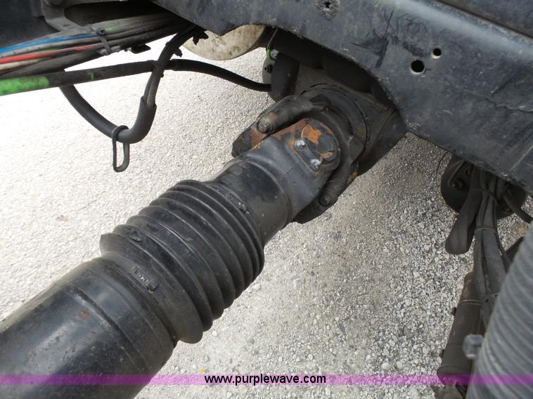 image for item L3663 2007 International 9400i semi truck