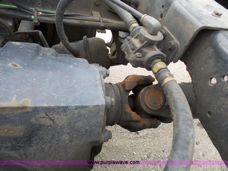 image for item L3663 2007 International 9400i semi truck