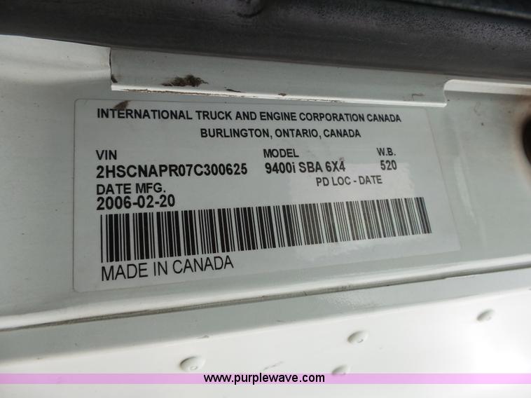 image for item L3663 2007 International 9400i semi truck