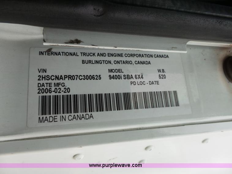 image for item L3663 2007 International 9400i semi truck