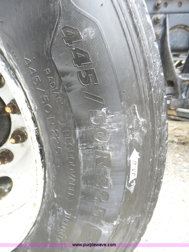 image for item L5416 2007 International 9400i semi truck