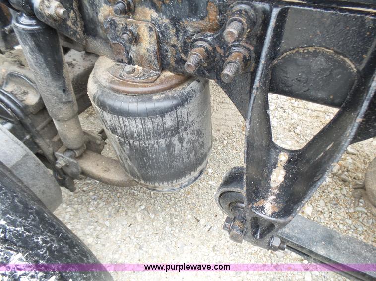 image for item L5416 2007 International 9400i semi truck