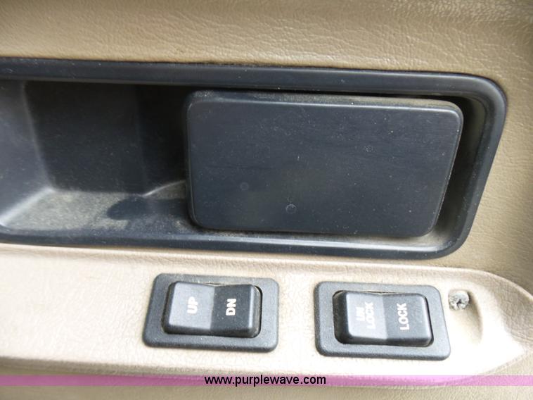 image for item L5416 2007 International 9400i semi truck