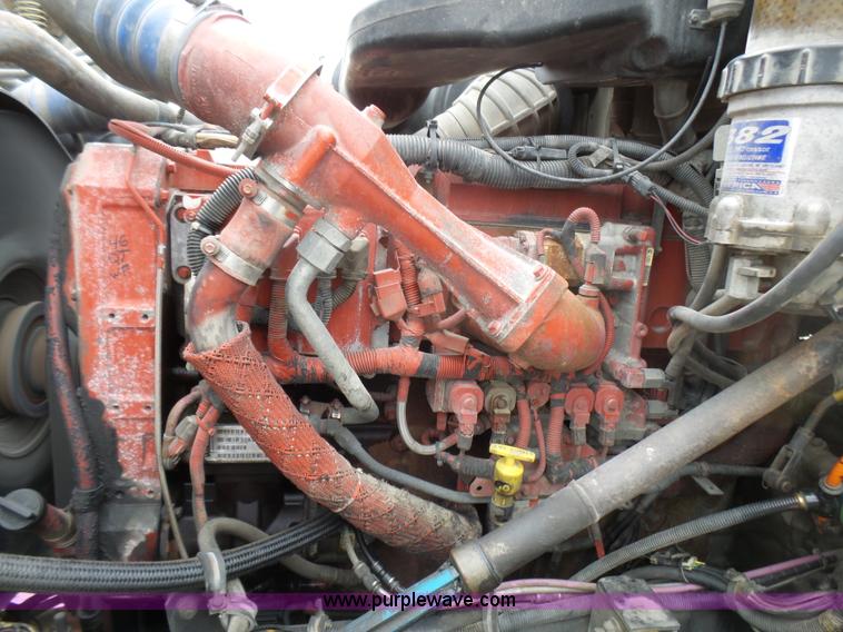 image for item L5416 2007 International 9400i semi truck