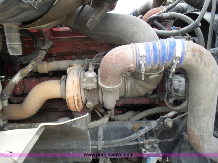 image for item L5416 2007 International 9400i semi truck