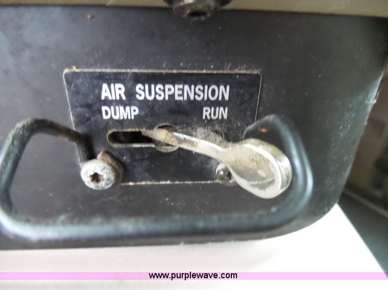 image for item L5416 2007 International 9400i semi truck