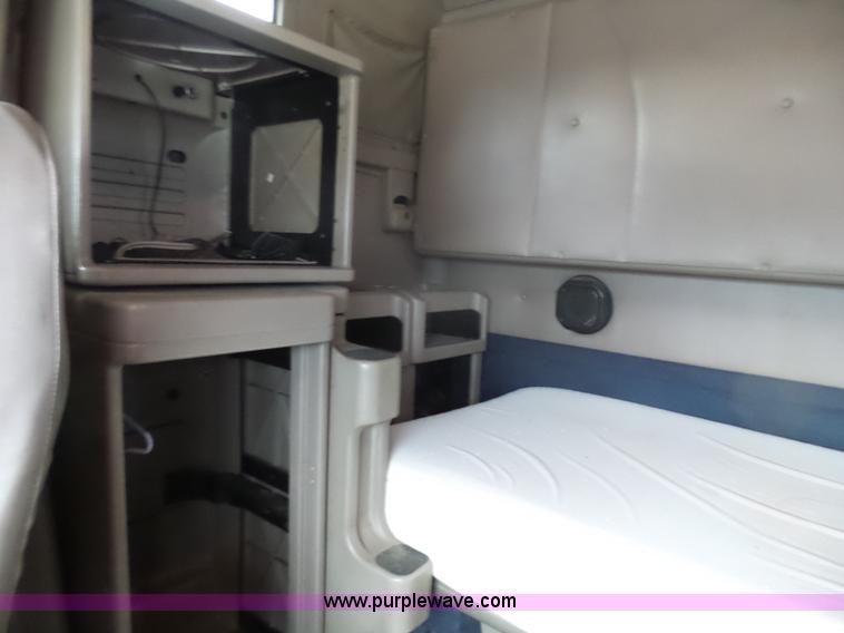 image for item L5416 2007 International 9400i semi truck