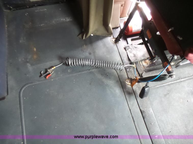 image for item L5416 2007 International 9400i semi truck