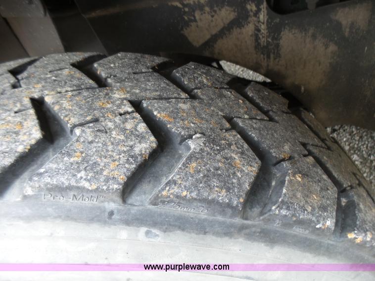 image for item L5418 2006 International 9400i semi truck