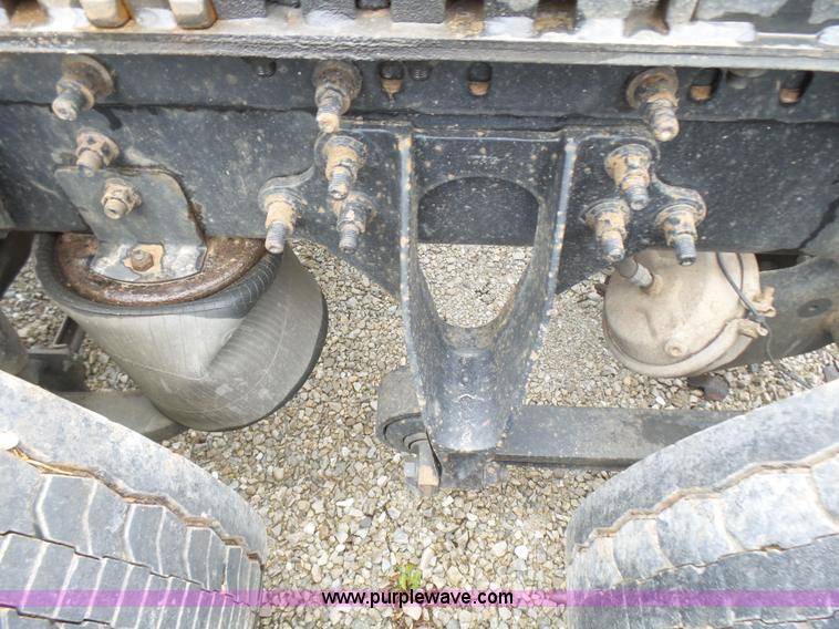 image for item L5418 2006 International 9400i semi truck