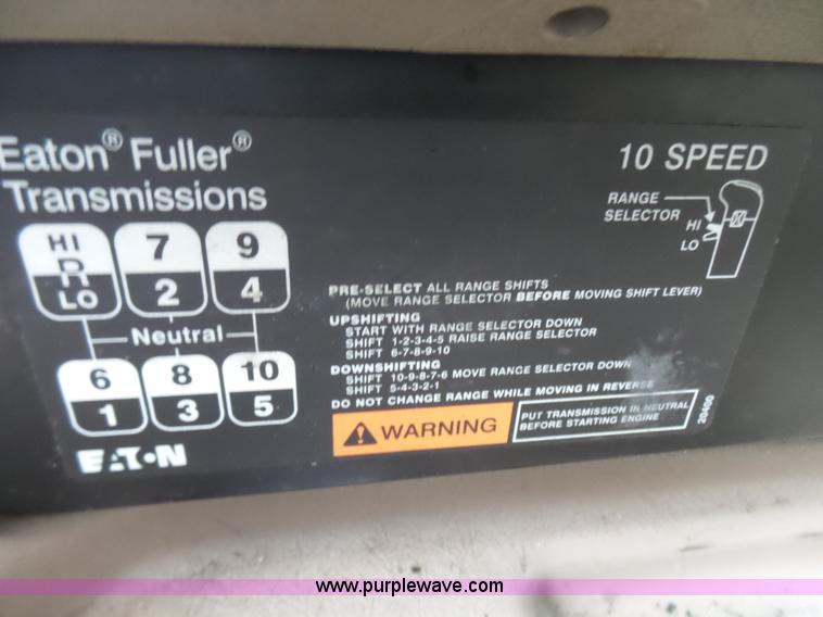 image for item L5418 2006 International 9400i semi truck