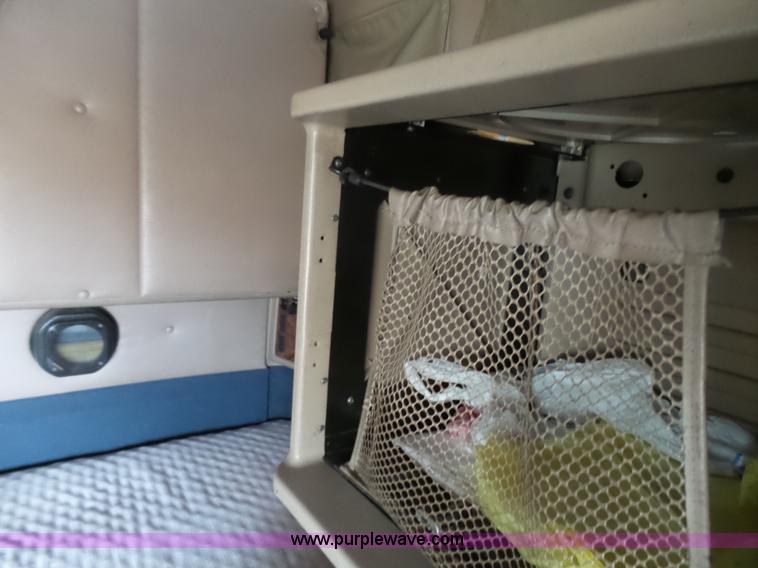 image for item L5418 2006 International 9400i semi truck