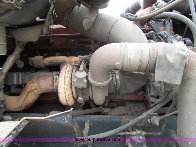 image for item L5418 2006 International 9400i semi truck