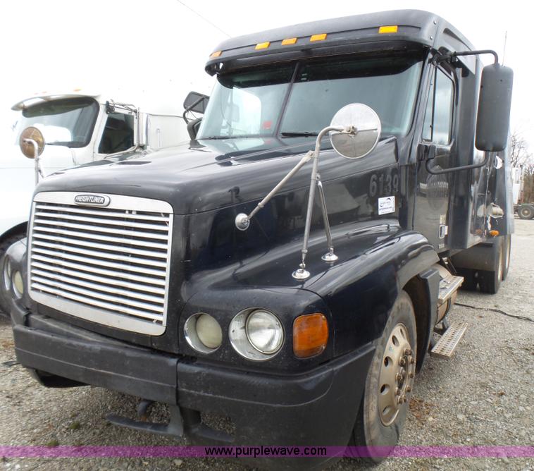 image for item L5419 2003 Freightliner Century Class ST120 semi truck
