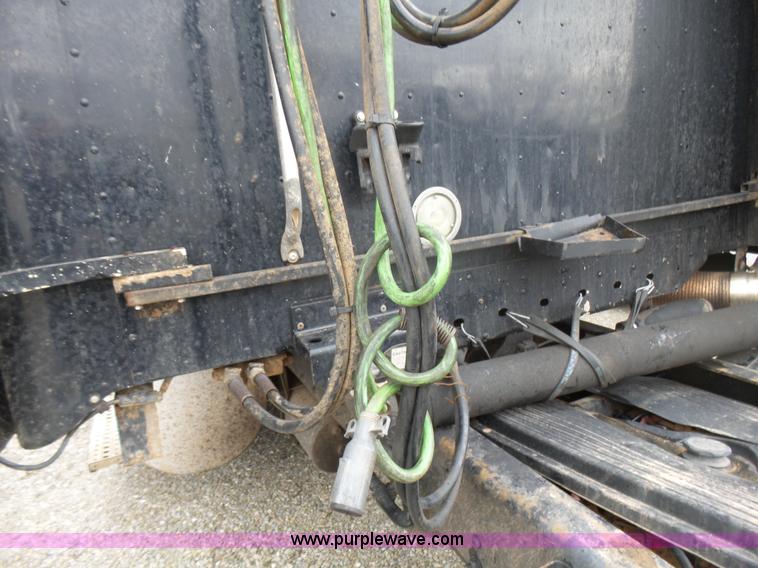 image for item L5419 2003 Freightliner Century Class ST120 semi truck