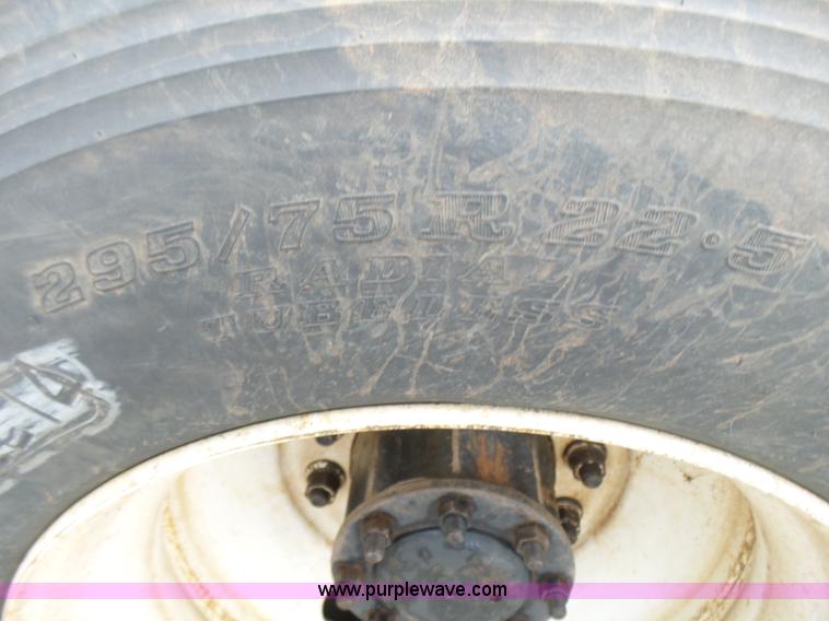 image for item L5419 2003 Freightliner Century Class ST120 semi truck