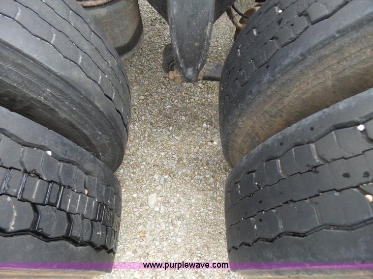 image for item L5419 2003 Freightliner Century Class ST120 semi truck