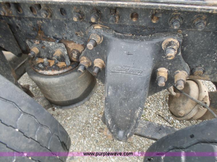 image for item L5419 2003 Freightliner Century Class ST120 semi truck