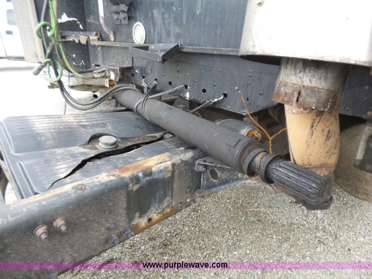 image for item L5419 2003 Freightliner Century Class ST120 semi truck