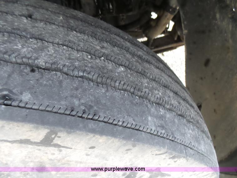 image for item L5419 2003 Freightliner Century Class ST120 semi truck