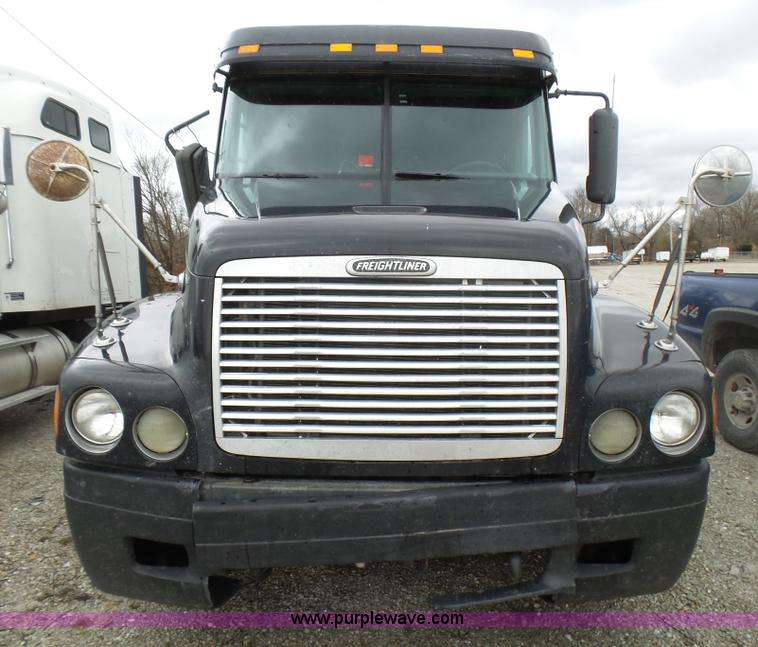 image for item L5419 2003 Freightliner Century Class ST120 semi truck