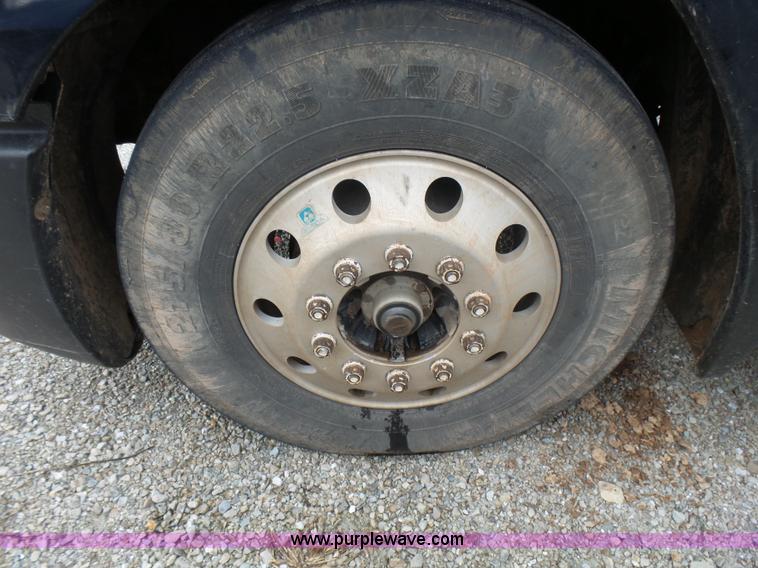 image for item L5419 2003 Freightliner Century Class ST120 semi truck