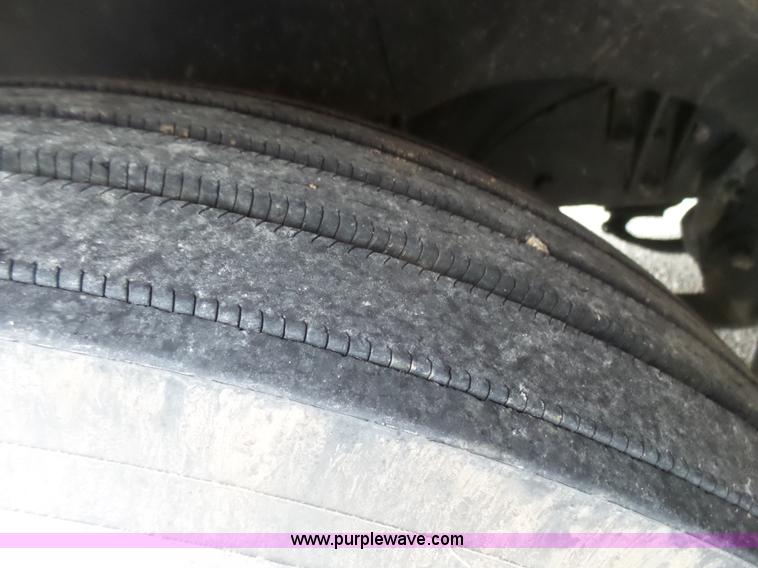 image for item L5419 2003 Freightliner Century Class ST120 semi truck