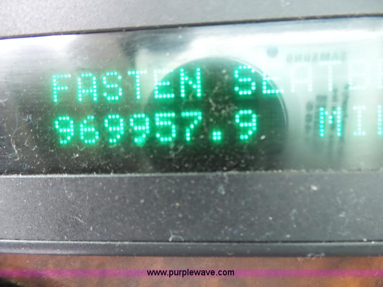 image for item L5419 2003 Freightliner Century Class ST120 semi truck