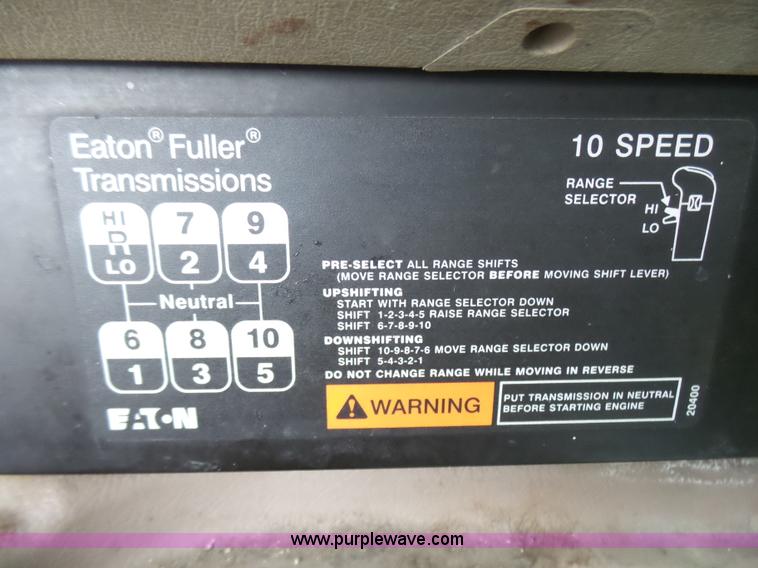 image for item L5420 2005 International 9400i semi truck