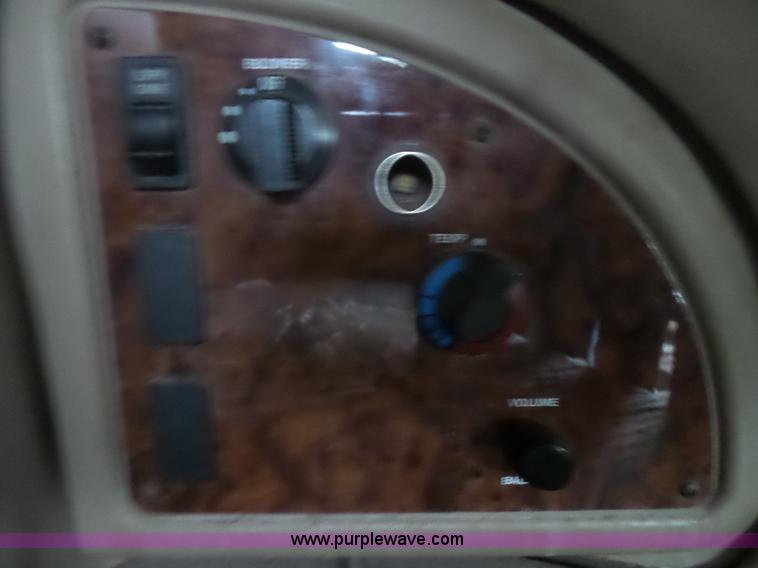 image for item L5420 2005 International 9400i semi truck