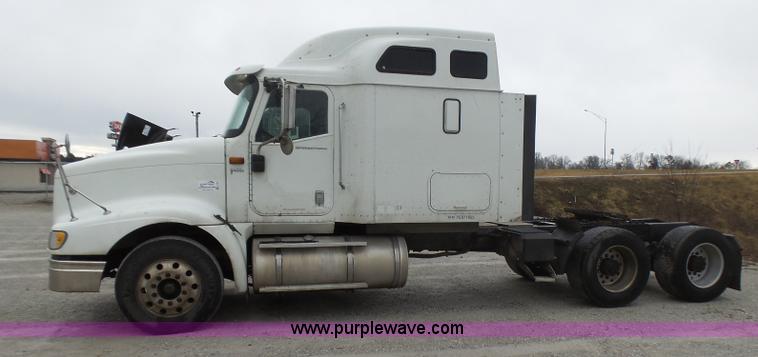 image for item L5421 2007 International 9400i semi truck