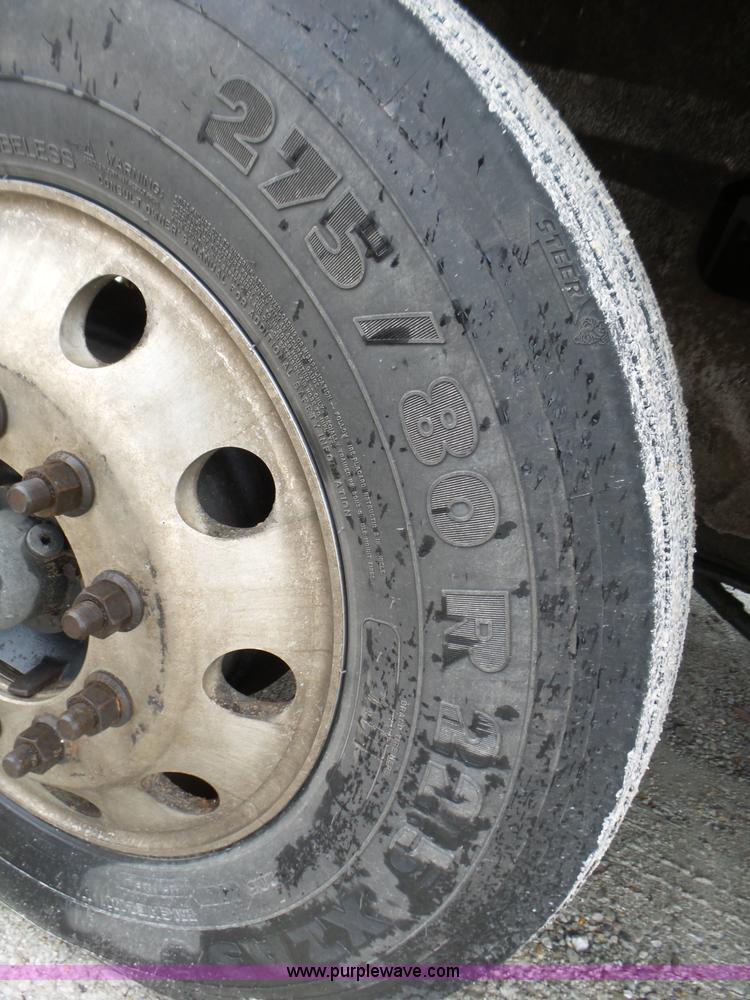 image for item L5421 2007 International 9400i semi truck