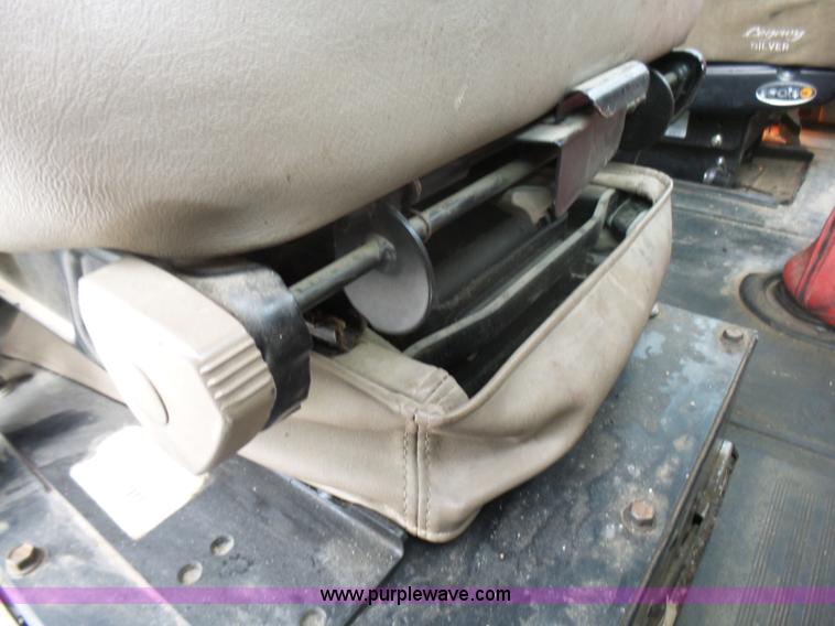 image for item L5421 2007 International 9400i semi truck