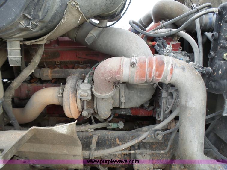 image for item L5421 2007 International 9400i semi truck