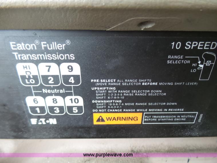 image for item L5421 2007 International 9400i semi truck