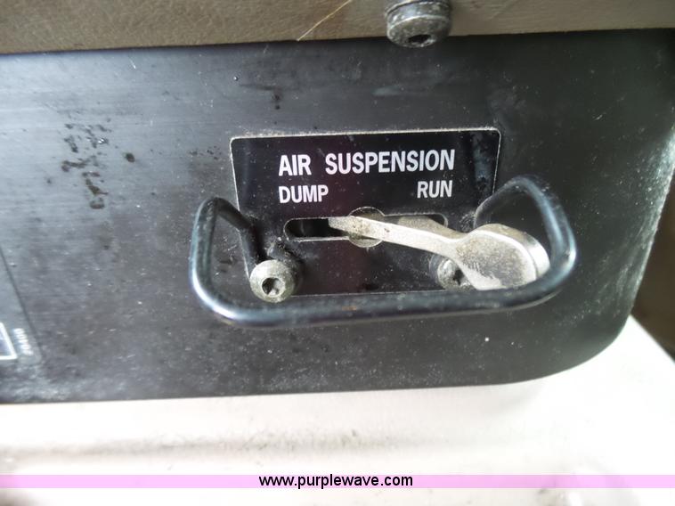 image for item L5421 2007 International 9400i semi truck