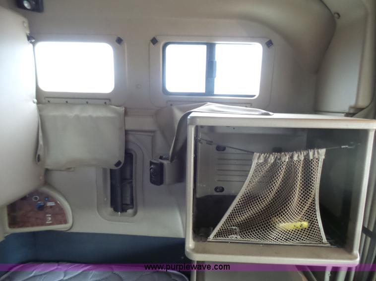 image for item L5421 2007 International 9400i semi truck